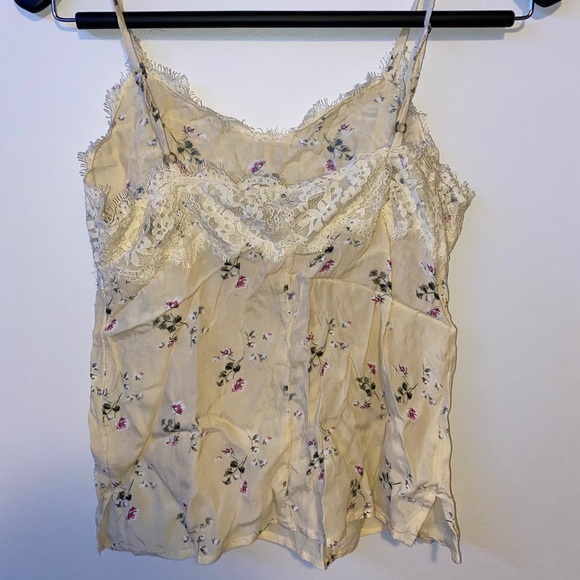 Cute floral camisole 🩱 - Picture 3 of 3